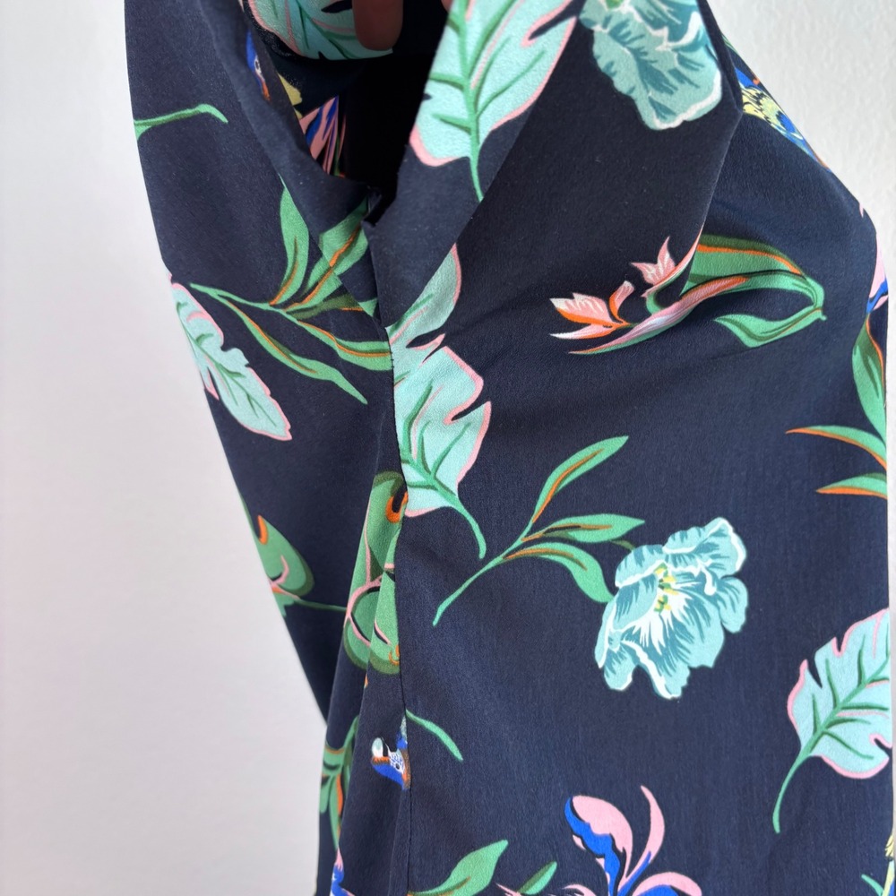 MELLO DAY Tropical Floral Print Blouse, Size Medium, Navy Blue Short Sleeve‎ Top - Picture 14 of 16